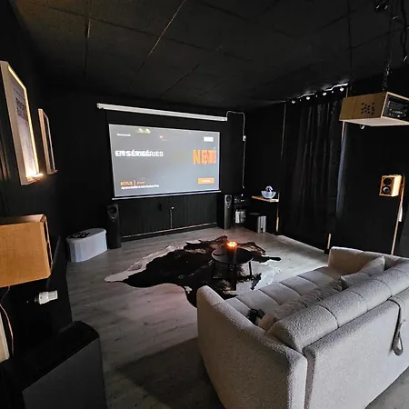 Black Box Cinema Appartement Avec Balneo Épinal Exterior foto