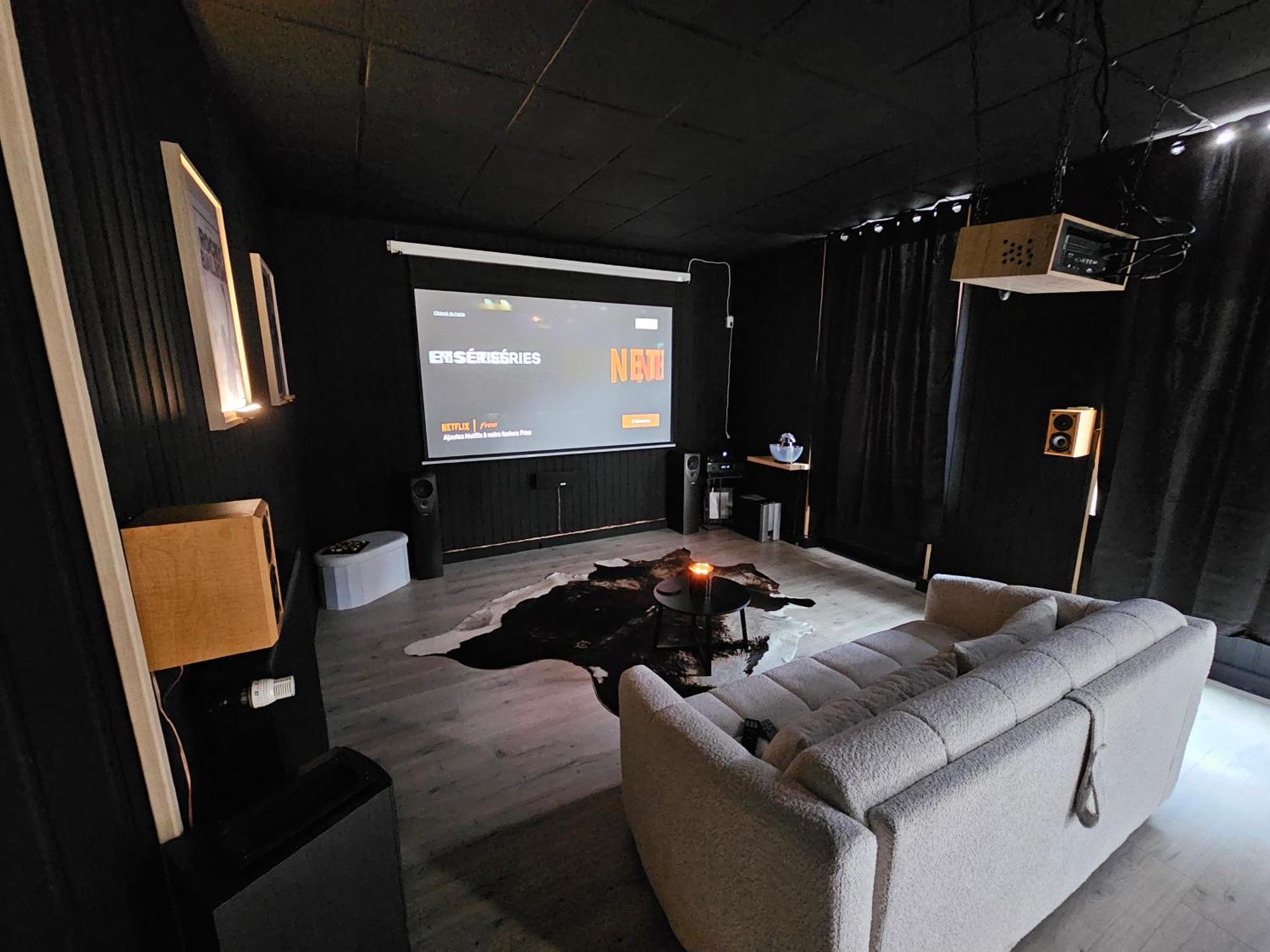 Black Box Cinema Avec Balneo * Épinal